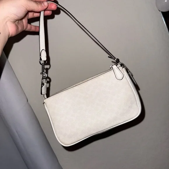 Coach nolita  ( white) - Picture 2 of 3